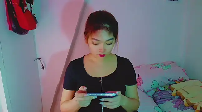 TR4NSCUTI3 online show from 12/28/24, 05:46