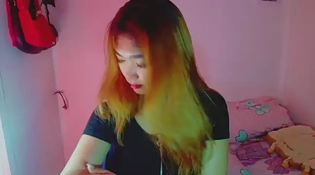 TR4NSCUTI3 online show from 12/28/24, 08:47