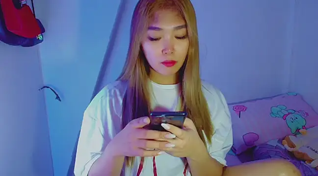 TR4NSCUTI3 online show from 12/30/24, 08:04