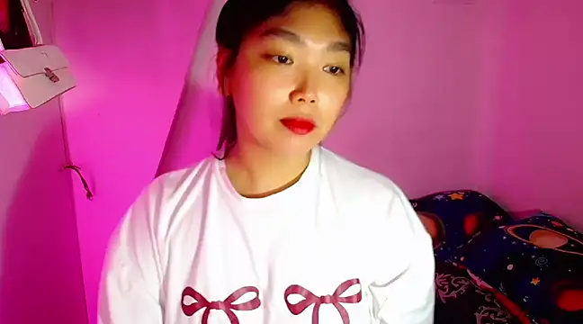 TR4NSCUTI3 online show from 02/26/25, 09:48