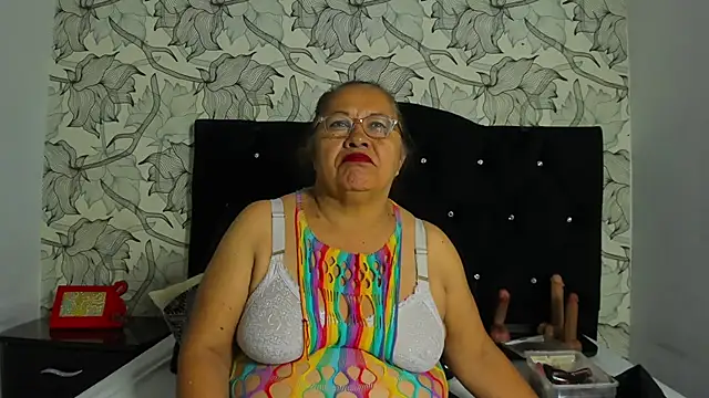 Keira Lennox online show from 12/05/25, 11:41