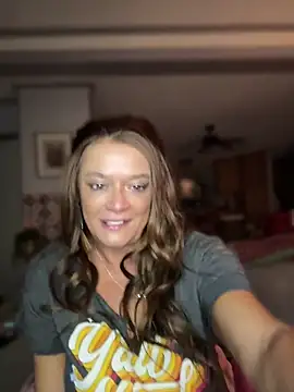 cowgirlc online show from 04/18/26, 03:21