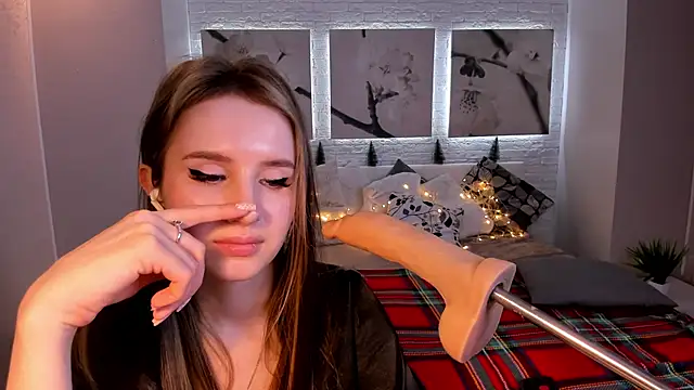 Betty June online show from 12/29/24, 04:38