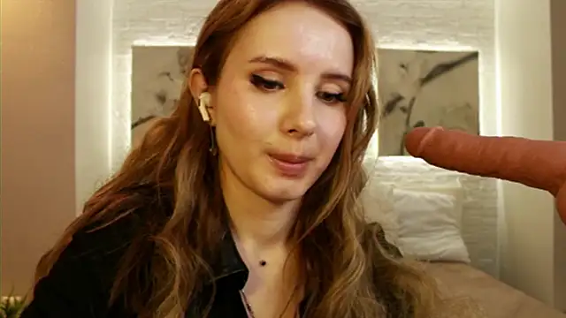 Betty June online show from 03/11/25, 11:59