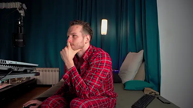 VIktorSecret online show from 02/18/26, 03:57