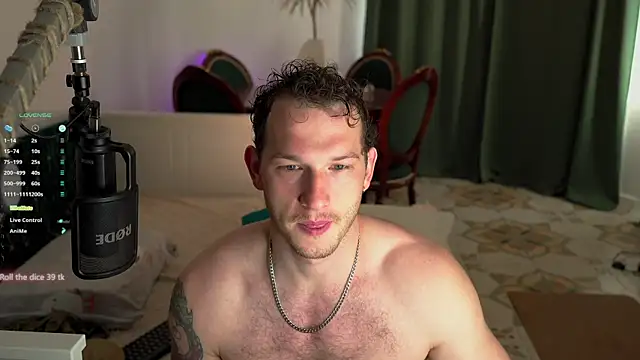 Snapshot of VIktorSecret chatting on 07/09/26, 04:27 VIktorSecret online show from 07/09/26, 04:27
