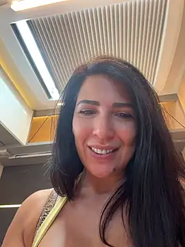 Snapshot of Cataleya80 chatting on 05/05/26, 11:07 Cataleya80 online show from 05/05/26, 11:07