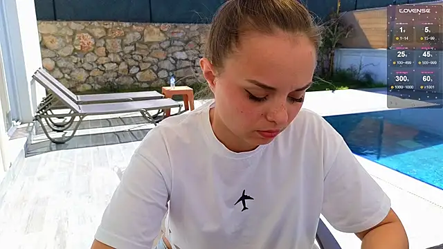 Misss Vikk online show from 03/07/25, 08:23