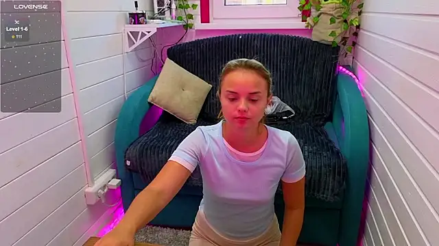 Misss Vikk online show from 09/10/25, 06:13