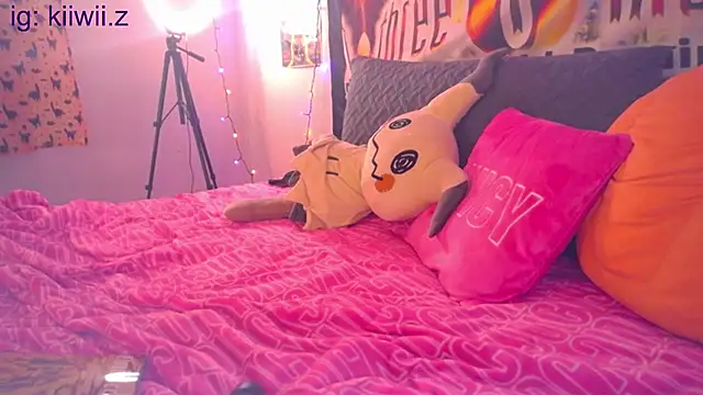 Snapshot of N1NT3NDH03 chatting on 02/27/25, 04:31 N1NT3NDH03 online show from 02/27/25, 04:31