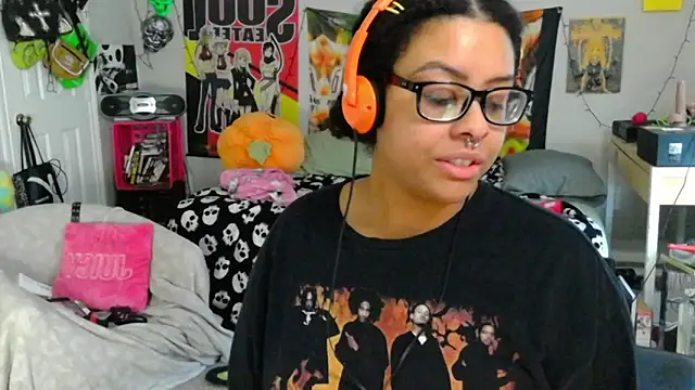 Snapshot of N1NT3NDH03 chatting on 09/09/25, 04:28 N1NT3NDH03 online show from 09/09/25, 04:28