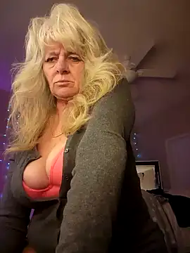 Snapshot of IMS_BHAVEN chatting on 01/12/25, 04:00 IMS BHAVEN online show from 01/12/25, 04:00