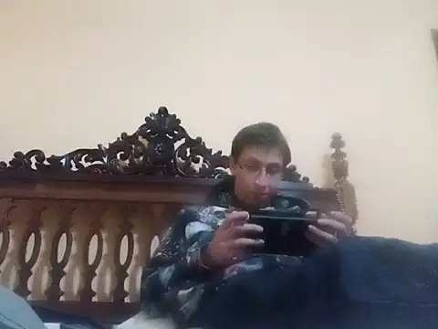 Snapshot of White_rabbit_ chatting on 12/19/24, 05:29 White rabbit  online show from 12/19/24, 05:29