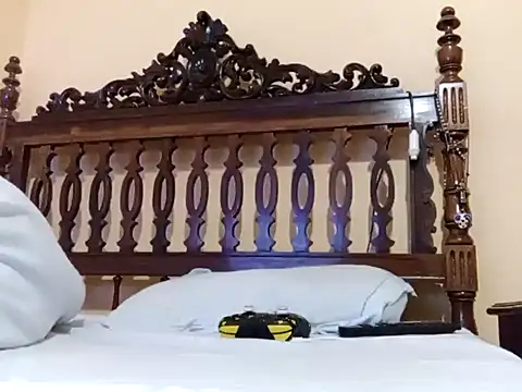 Snapshot of White_rabbit_ chatting on 02/02/25, 09:02 White rabbit  online show from 02/02/25, 09:02