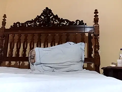 Snapshot of White_rabbit_ chatting on 03/08/25, 08:35 White rabbit  online show from 03/08/25, 08:35