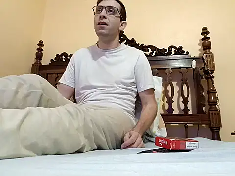 White rabbit  online show from 12/02/25, 10:27