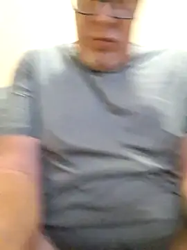 Snapshot of Razorhoof767 chatting on 02/19/25, 03:17 Razorhoof767 online show from 02/19/25, 03:17