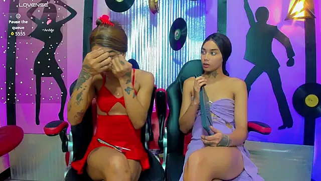 nickyminach  online show from 12/05/25, 12:03