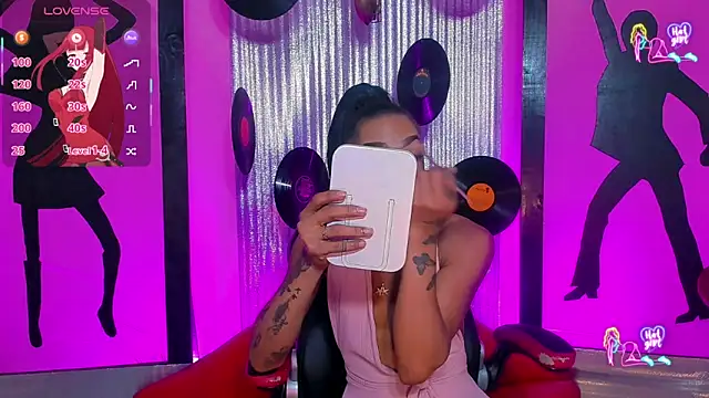 nickyminach  online show from 03/26/26, 07:52