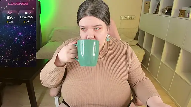 Snapshot of PlumPie chatting on 01/02/25, 05:57 PlumPie online show from 01/02/25, 05:57