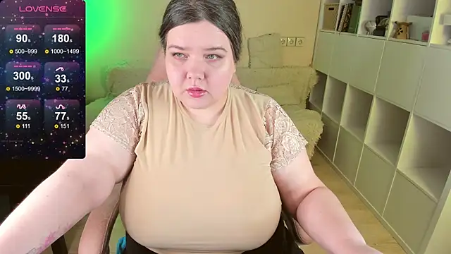 Snapshot of PlumPie chatting on 02/26/25, 05:50 PlumPie online show from 02/26/25, 05:50