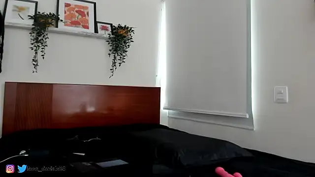 Lissa112 online show from 10/21/25, 03:35