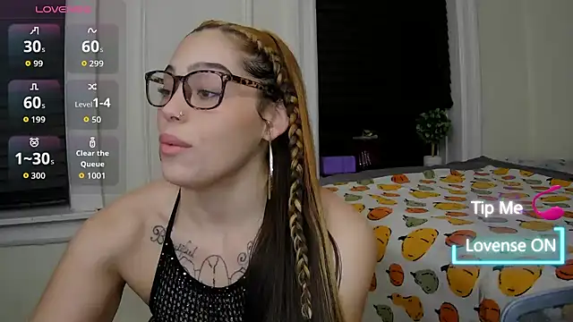 sapphirestorm8 online show from 11/11/25, 03:28