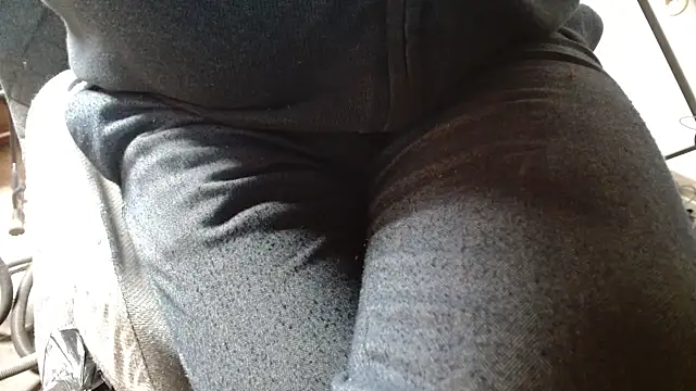 Snapshot of blow2gold chatting on 03/20/25, 08:53 blow2gold online show from 03/20/25, 08:53