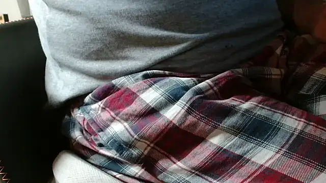 Snapshot of blow2gold chatting on 10/06/25, 09:01 blow2gold online show from 10/06/25, 09:01