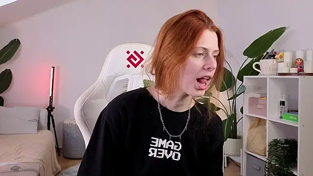 doll lesli online show from 10/09/25, 09:18