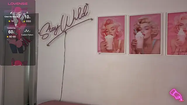 Adele LatinLady online show from 11/19/25, 09:37