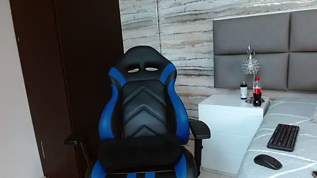 oliver  brown online show from 12/13/24, 09:09