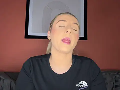 Strongqueen online show from 12/18/24, 05:31