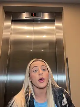 Strongqueen online show from 09/26/25, 10:36