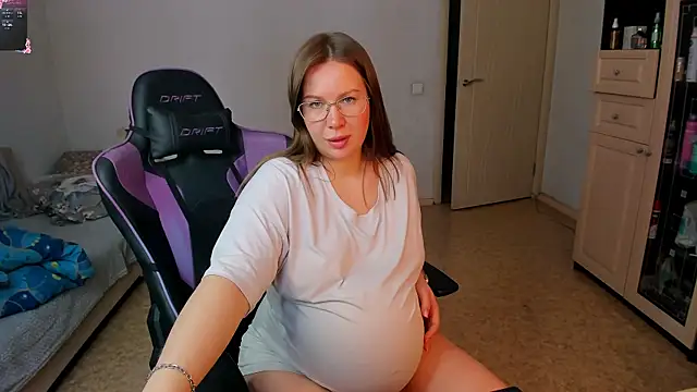 stella vestal online show from 03/16/26, 05:44