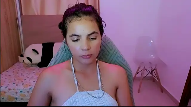 Snapshot of _elenna chatting on 05/12/26, 05:54 elenna online show from 05/12/26, 05:54