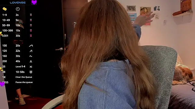 Snapshot of linda_giggle chatting on 12/05/24, 11:18 linda giggle online show from 12/05/24, 11:18