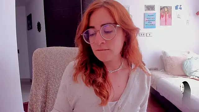 Snapshot of linda_giggle chatting on 12/11/24, 04:42 linda giggle online show from 12/11/24, 04:42