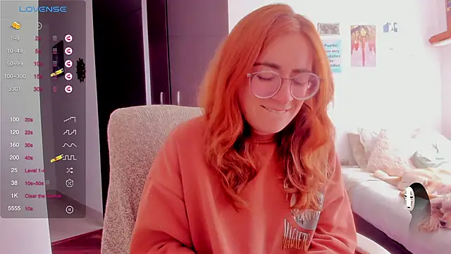 Snapshot of linda_giggle chatting on 12/13/24, 04:49 linda giggle online show from 12/13/24, 04:49