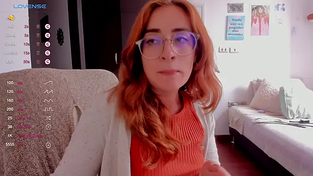 Snapshot of linda_giggle chatting on 12/19/24, 06:12 linda giggle online show from 12/19/24, 06:12