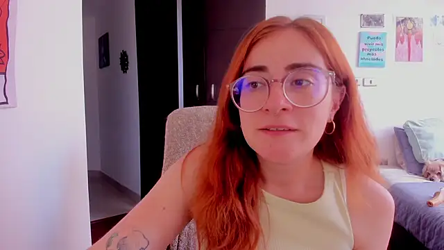 Snapshot of linda_giggle chatting on 12/23/24, 08:03 linda giggle online show from 12/23/24, 08:03