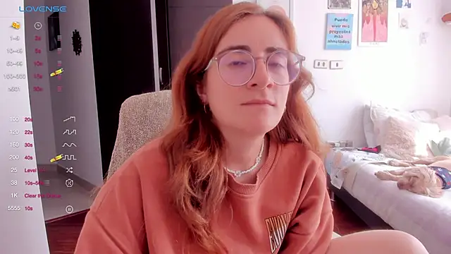 Snapshot of linda_giggle chatting on 01/08/25, 04:44 linda giggle online show from 01/08/25, 04:44