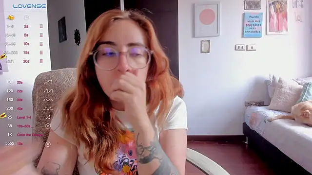 Snapshot of linda_giggle chatting on 01/15/25, 01:31 linda giggle online show from 01/15/25, 01:31