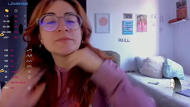 Snapshot of linda_giggle chatting on 01/22/25, 01:42 linda giggle online show from 01/22/25, 01:42