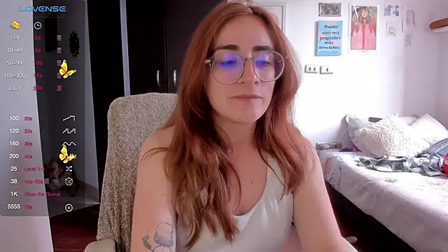 Snapshot of linda_giggle chatting on 01/31/25, 09:48 linda giggle online show from 01/31/25, 09:48