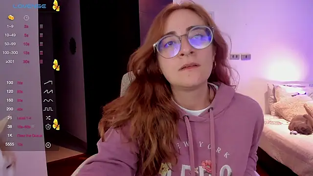 Snapshot of linda_giggle chatting on 02/03/25, 12:47 linda giggle online show from 02/03/25, 12:47