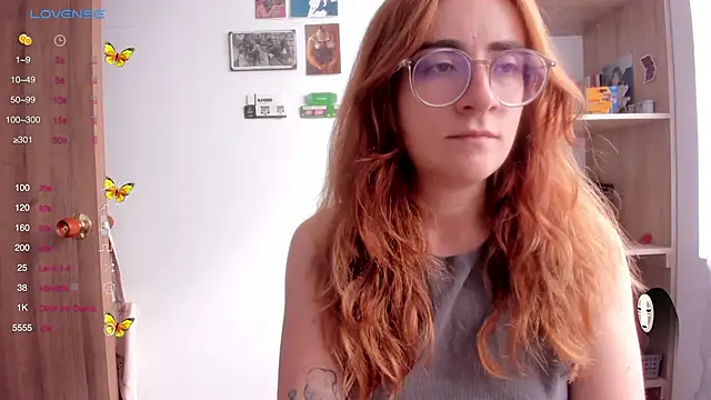 Snapshot of linda_giggle chatting on 02/19/25, 01:39 linda giggle online show from 02/19/25, 01:39