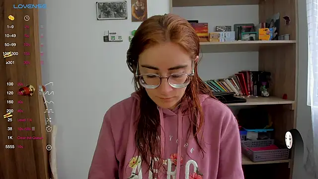 Snapshot of linda_giggle chatting on 02/22/25, 12:08 linda giggle online show from 02/22/25, 12:08