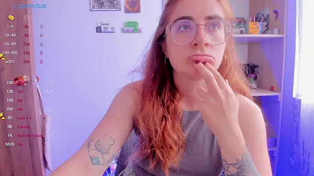 Snapshot of linda_giggle chatting on 02/25/25, 04:53 linda giggle online show from 02/25/25, 04:53