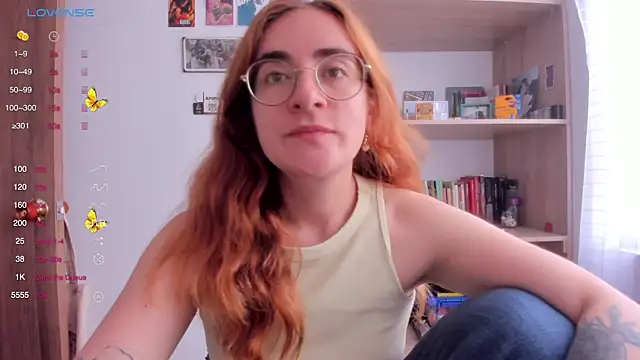 Snapshot of linda_giggle chatting on 03/20/25, 02:21 linda giggle online show from 03/20/25, 02:21